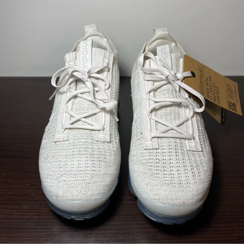 Nike Air VaporMax Flyknit - Picture 2 of 10
